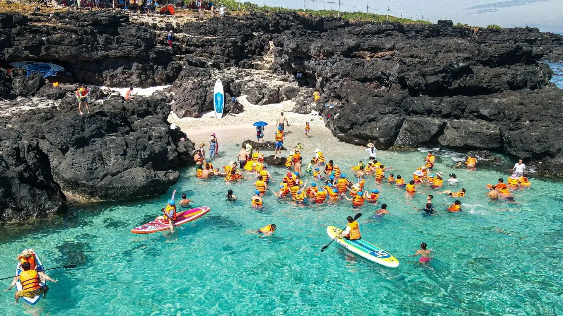 Chèo Sup và lặn ngắm san hô ở đảo bé Lý Sơn