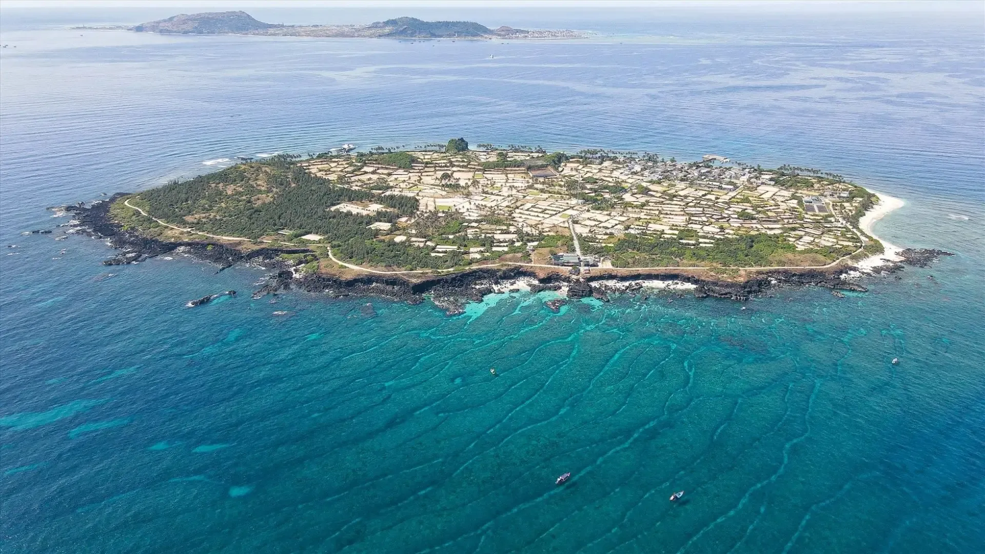 Đảo bé Lý Sơn