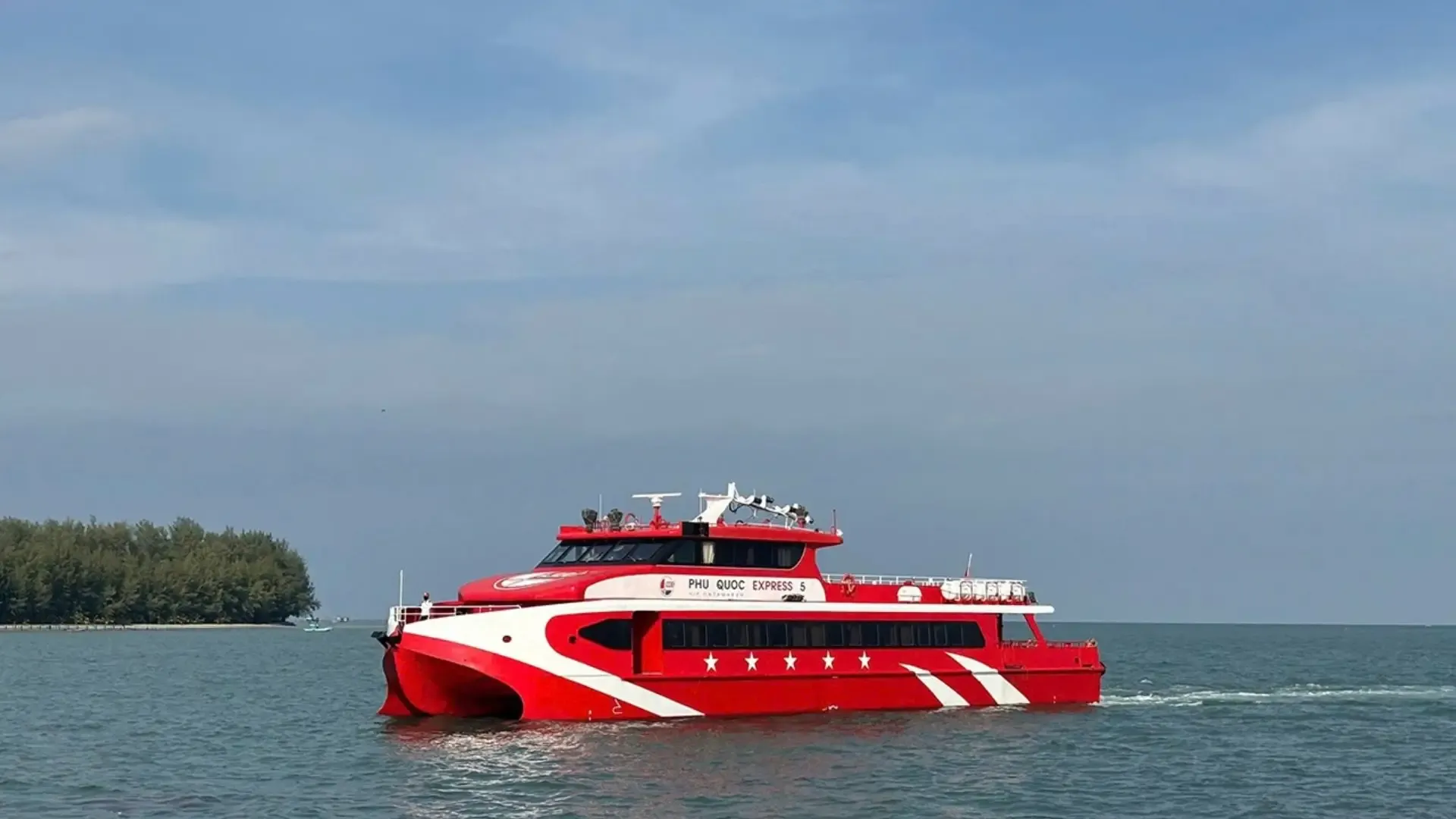 Tàu Phú Quốc Express chạy tuyến Sa Kỳ Lý Sơn